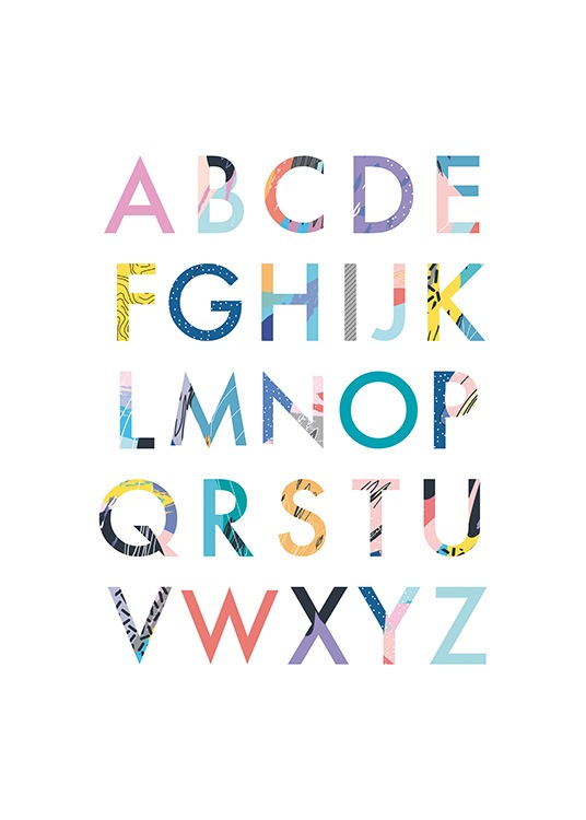 – Plakat med alfabetet i fargerike bokstaver på en hvit bakgrunn.