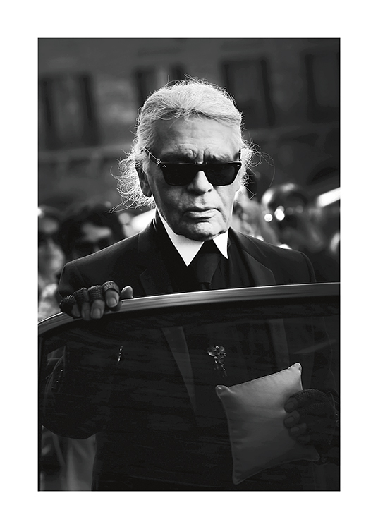  – Svarthvitt-fotografi av motedesigneren Karl Lagerfeld