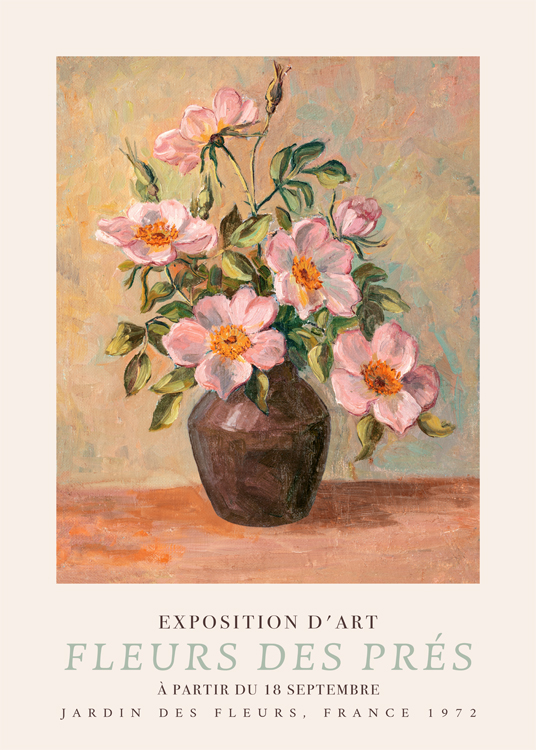  – Maleri av en rosa blomsterbukett i en vase mot en farget bakgrunn, med tekst nederst
