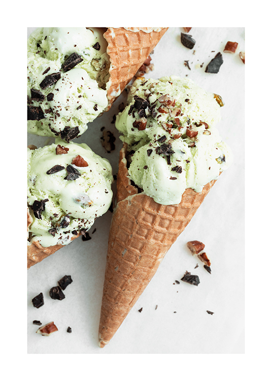  – Fotografi av iskremkjeks med grønn iskrem
