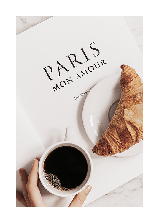 – Fotografi av croissant og kaffe på et papir