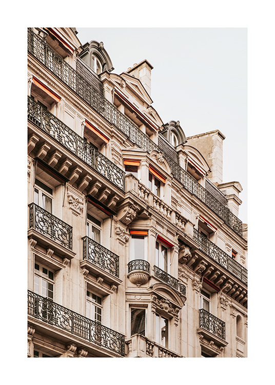 – Plakat av en bygning med balkonger