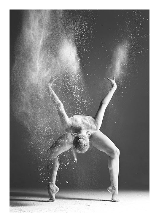 Dancer Three, Plakat / Svarthvitt hos Desenio AB (8220)